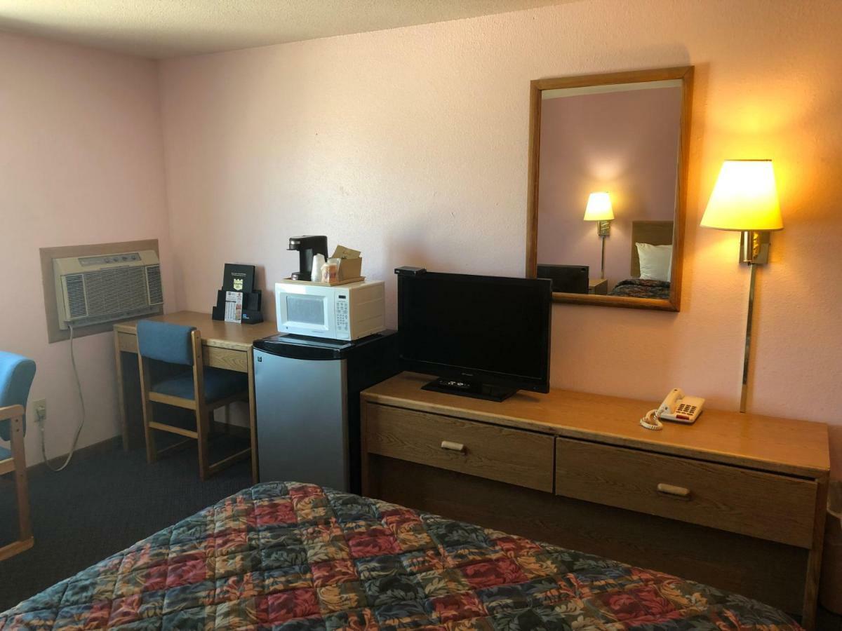 Executive Inn 2*